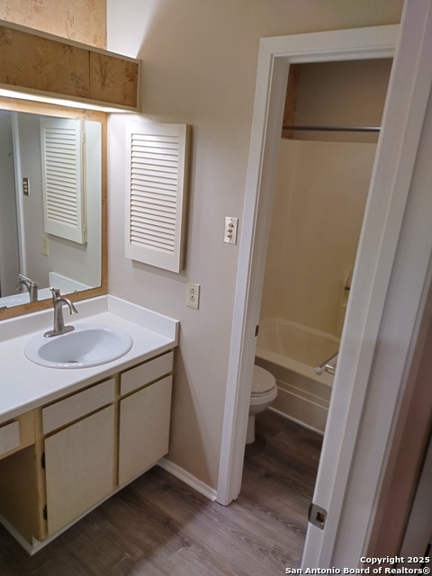 Image 19 of 25 For 10807 Green Brook