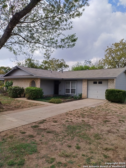 Image 4 of 25 For 10807 Green Brook