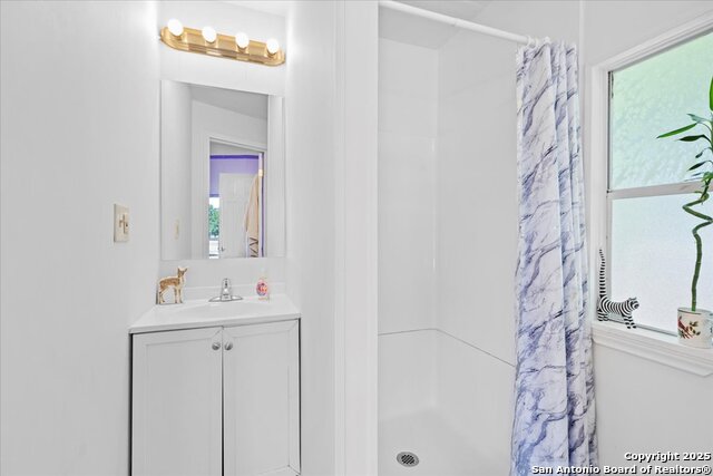 Image 20 of 23 For 1411 C Democrat Street