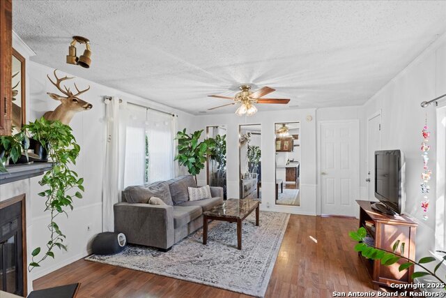 Image 6 of 23 For 1411 C Democrat Street