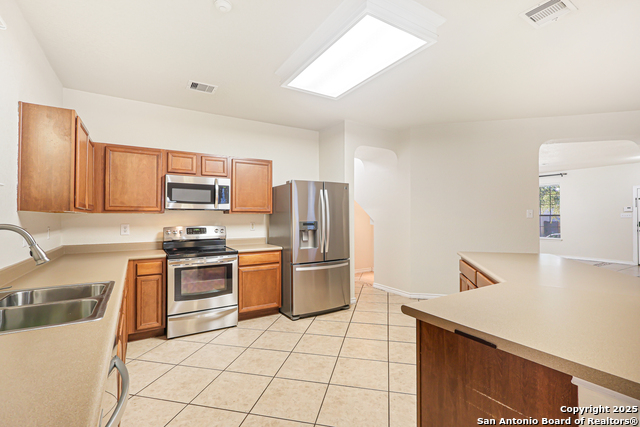 Image 11 of 31 For 16710 Basin Oak