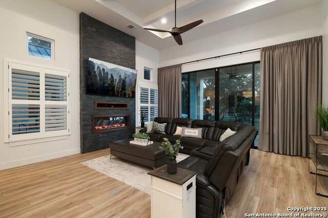 Image 19 of 50 For 931 Belle Oaks