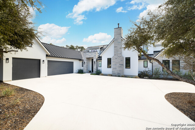 Image 2 of 50 For 931 Belle Oaks