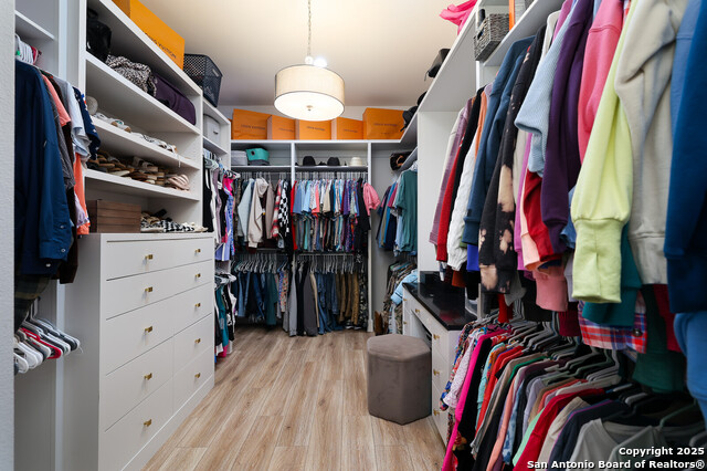 Image 27 of 50 For 931 Belle Oaks