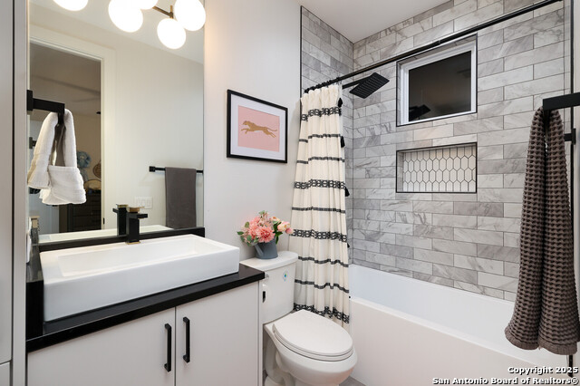 Image 34 of 50 For 931 Belle Oaks