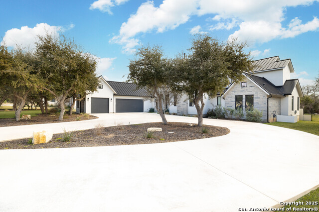 Image 4 of 50 For 931 Belle Oaks