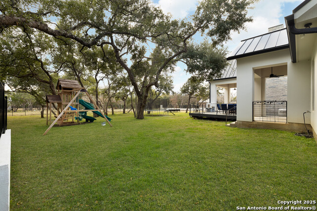 Image 40 of 50 For 931 Belle Oaks