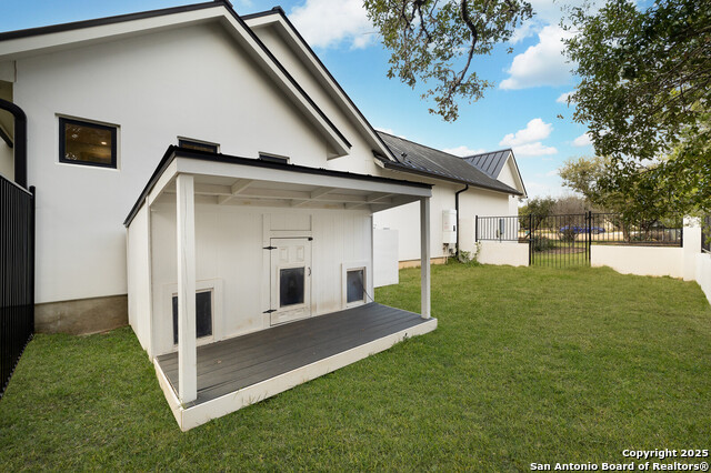 Image 41 of 50 For 931 Belle Oaks