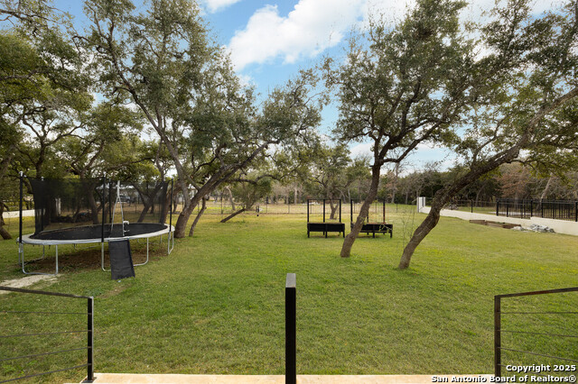 Image 42 of 50 For 931 Belle Oaks