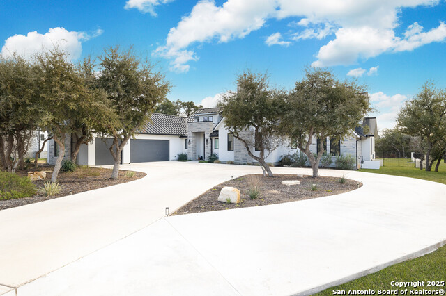 Image 5 of 50 For 931 Belle Oaks