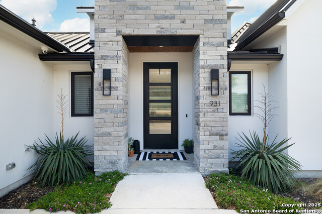 Image 6 of 50 For 931 Belle Oaks