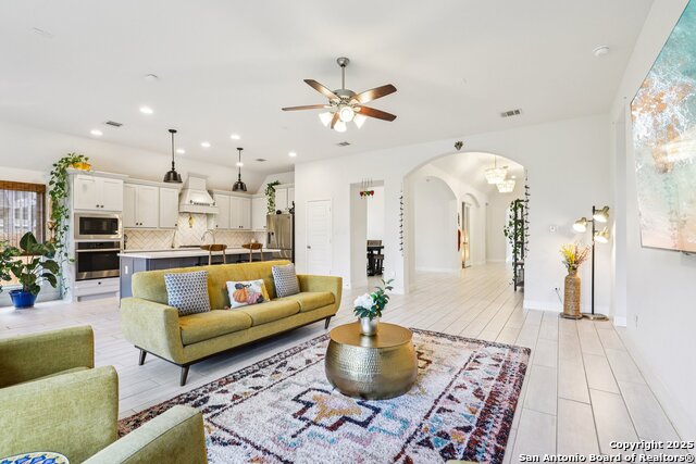 Listing photo id 10 for 9121 Pepperton Ln