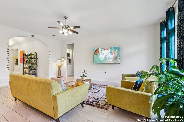 Listing photo id 13 for 9121 Pepperton Ln