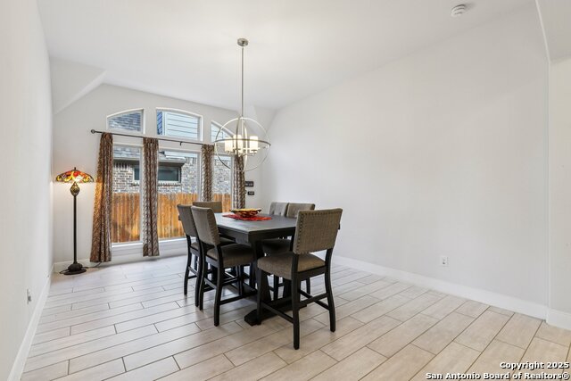 Listing photo id 16 for 9121 Pepperton Ln