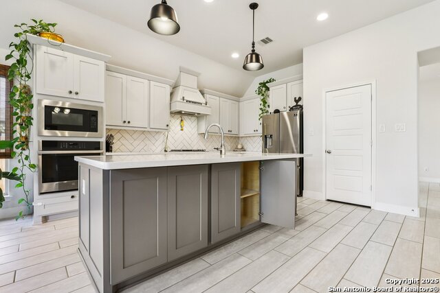 Listing photo id 23 for 9121 Pepperton Ln