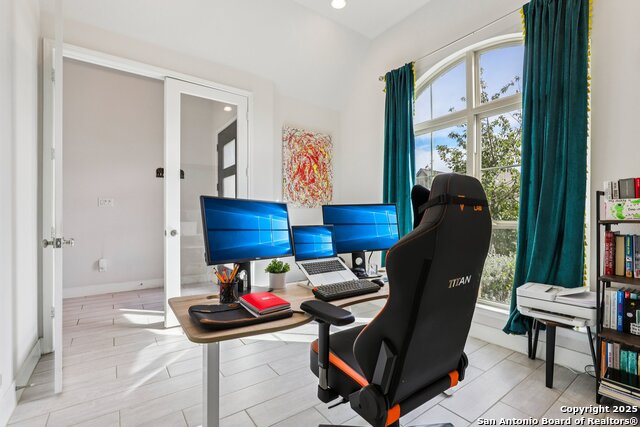 Listing photo id 45 for 9121 Pepperton Ln