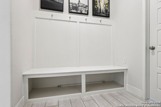 Listing photo id 54 for 9121 Pepperton Ln