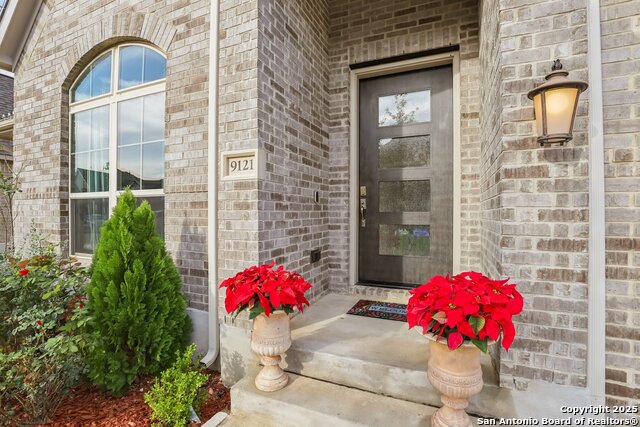 Listing photo id 4 for 9121 Pepperton Ln