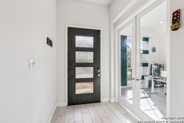 Listing photo id 6 for 9121 Pepperton Ln