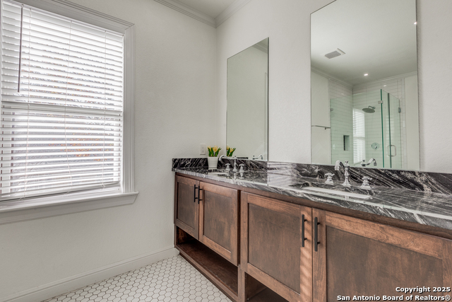 Image 14 of 25 For 344 Rosewood W