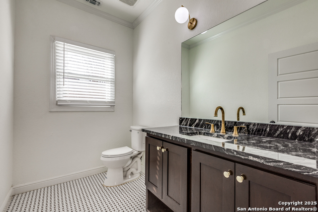 Image 19 of 25 For 344 Rosewood W