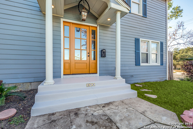 Image 2 of 25 For 344 Rosewood W