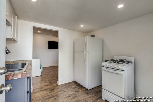 Image 20 of 25 For 344 Rosewood W