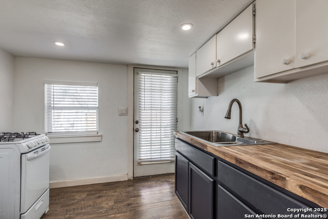 Image 21 of 25 For 344 Rosewood W