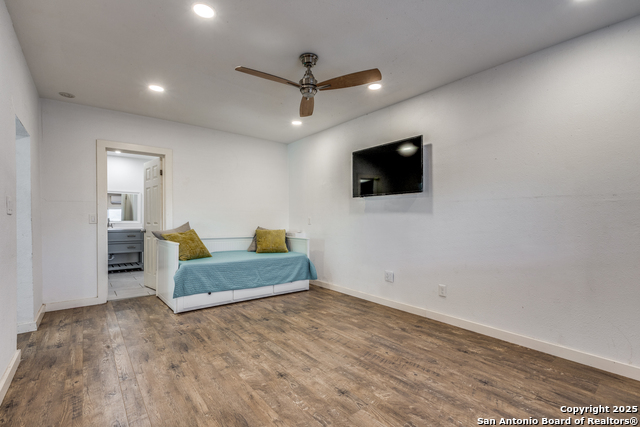 Image 22 of 25 For 344 Rosewood W