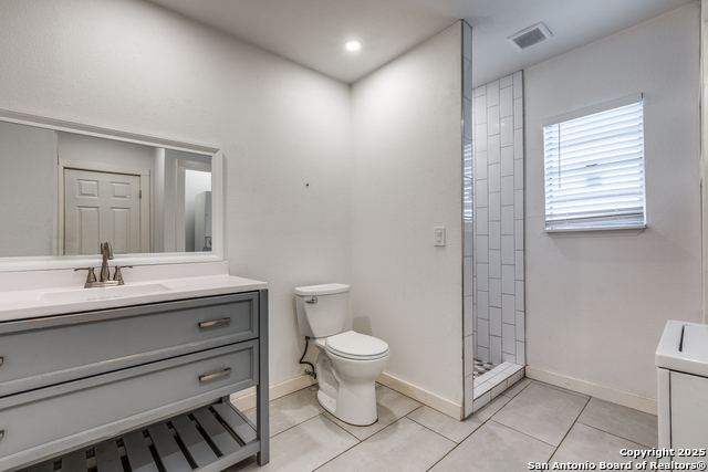 Image 23 of 25 For 344 Rosewood W