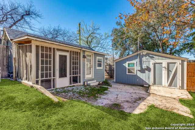 Image 24 of 25 For 344 Rosewood W