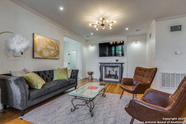 Image 5 of 25 For 344 Rosewood W