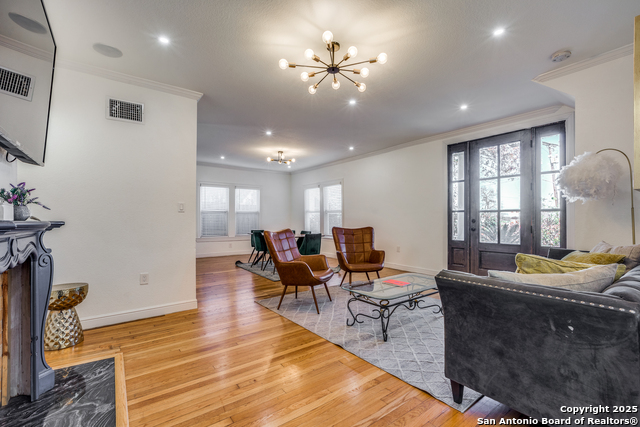 Image 7 of 25 For 344 Rosewood W