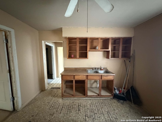 Image 11 of 17 For 215 Monclova