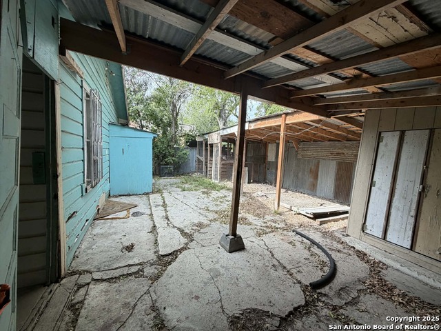 Image 15 of 17 For 215 Monclova