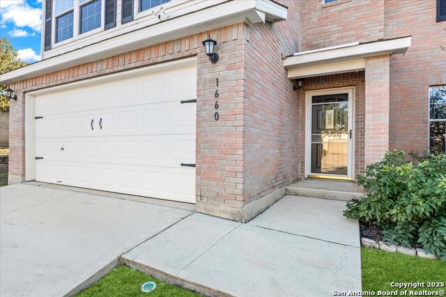 Image 5 of 54 For 1660 Mason King