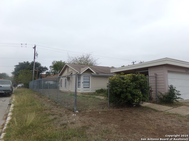 Image 3 of 12 For 1371 Bayou  