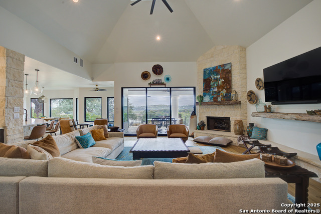 Image 10 of 37 For 334 Arthur  