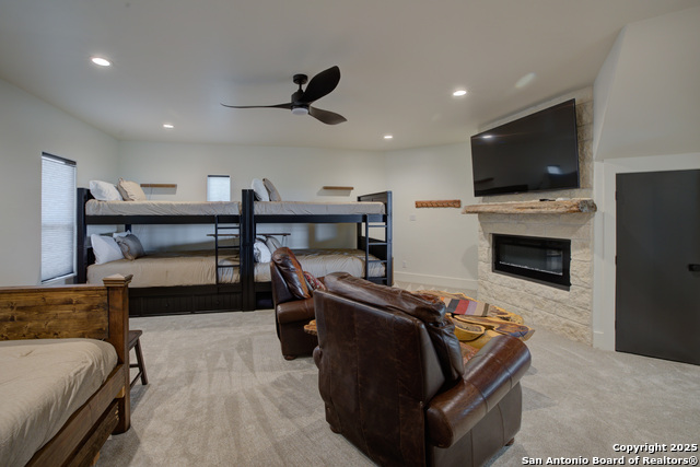 Image 21 of 37 For 334 Arthur  