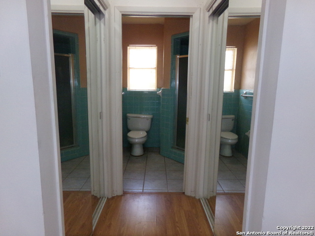 Image 20 of 29 For 5975 Babcock