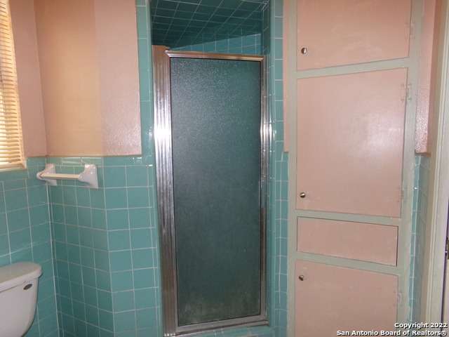 Image 22 of 29 For 5975 Babcock