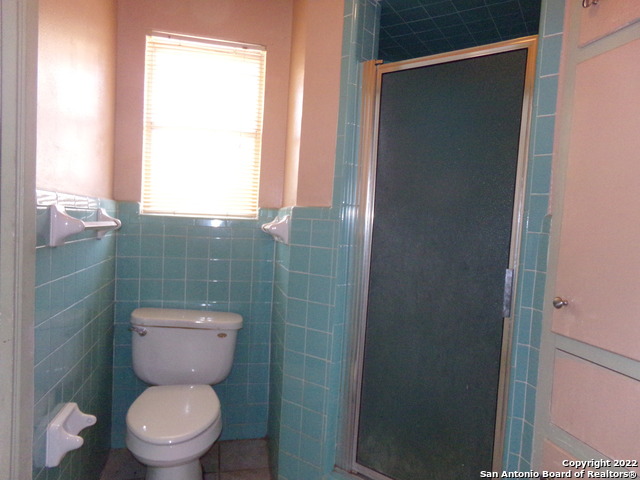 Image 23 of 29 For 5975 Babcock