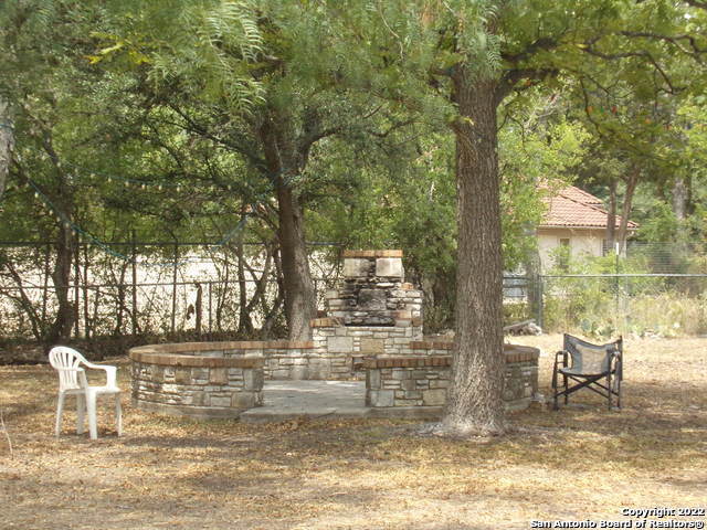 Listing photo id 2 for 5975 Babcock