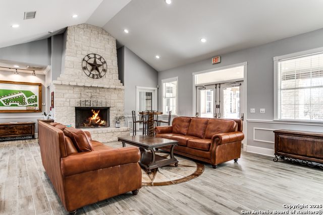 Image 3 of 21 For 1000 Diamond Dr 3003