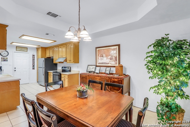 Listing photo id 10 for 124 Gardenridge