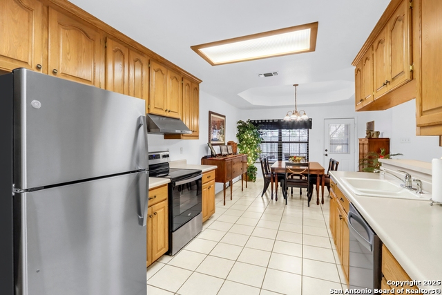 Listing photo id 13 for 124 Gardenridge