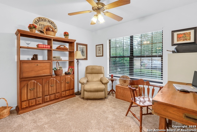 Listing photo id 16 for 124 Gardenridge