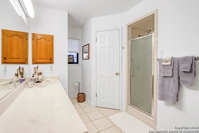 Listing photo id 18 for 124 Gardenridge