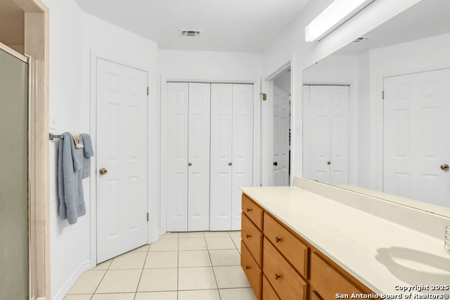 Listing photo id 19 for 124 Gardenridge