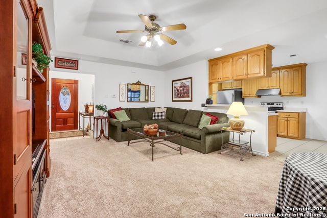 Listing photo id 6 for 124 Gardenridge